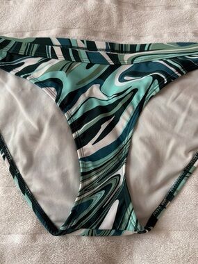 Xhilaration Green & White Swirl Bikini Bottom